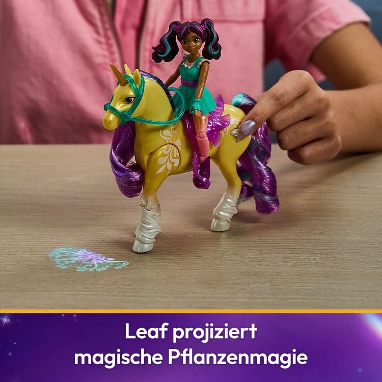 Produktbild: UCA Small Doll Ava & Plant Magic Leaf