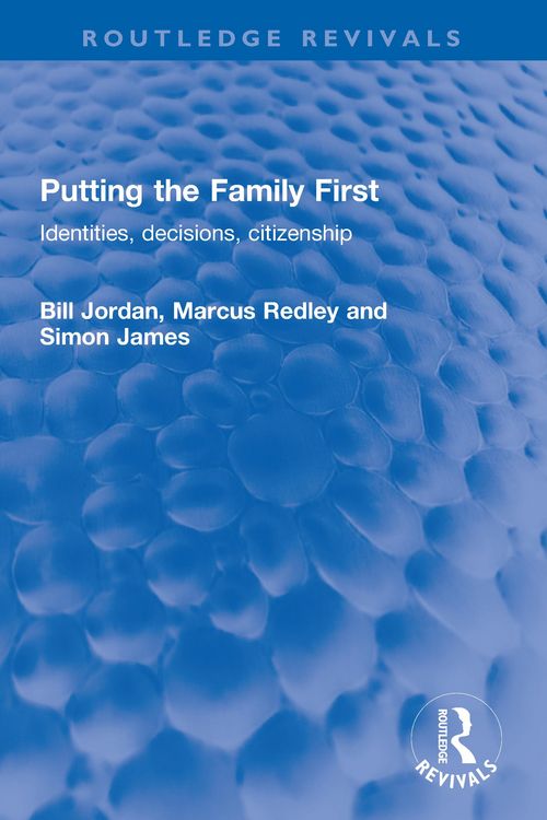 Produktbild: Putting the Family First