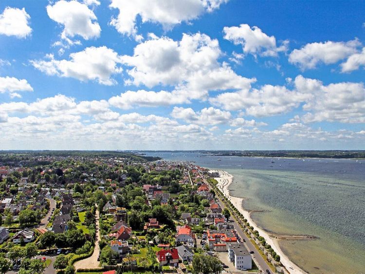 Produktbild: CALVENDO Puzzle Malerisches Laboe an der Ostsee | 1000 Teile Lege-Gr&ouml;&szlig;e 64x48cm Foto-Puzzle f&uuml;r gl&uuml;ckliche Stunden