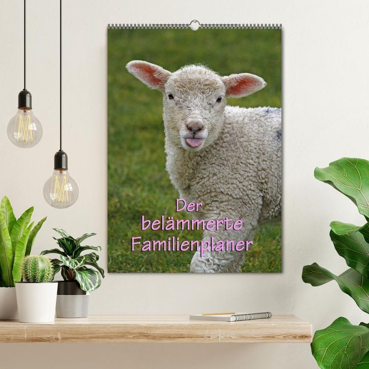 Produktbild: Der bel&auml;mmerte Familienplaner (Wandkalender 2026 DIN A2 hoch), CALVENDO Monatskalender