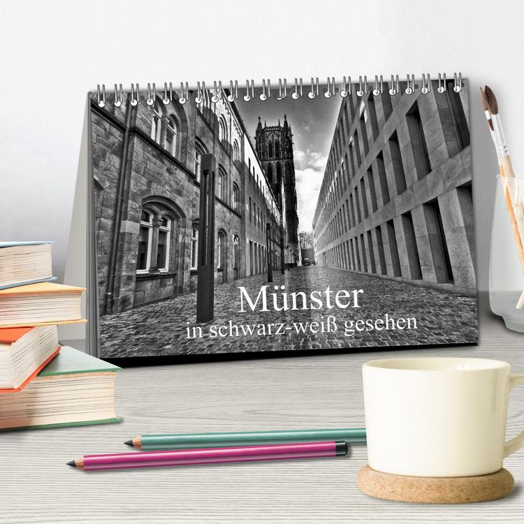 Produktbild: M&uuml;nster in schwarz-wei&szlig; gesehen (Tischkalender 2026 DIN A5 quer), CALVENDO Monatskalender