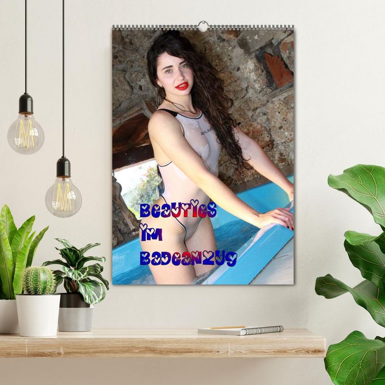 Produktbild: Beauties im Badeanzug (Wandkalender 2026 DIN A2 hoch), CALVENDO Monatskalender
