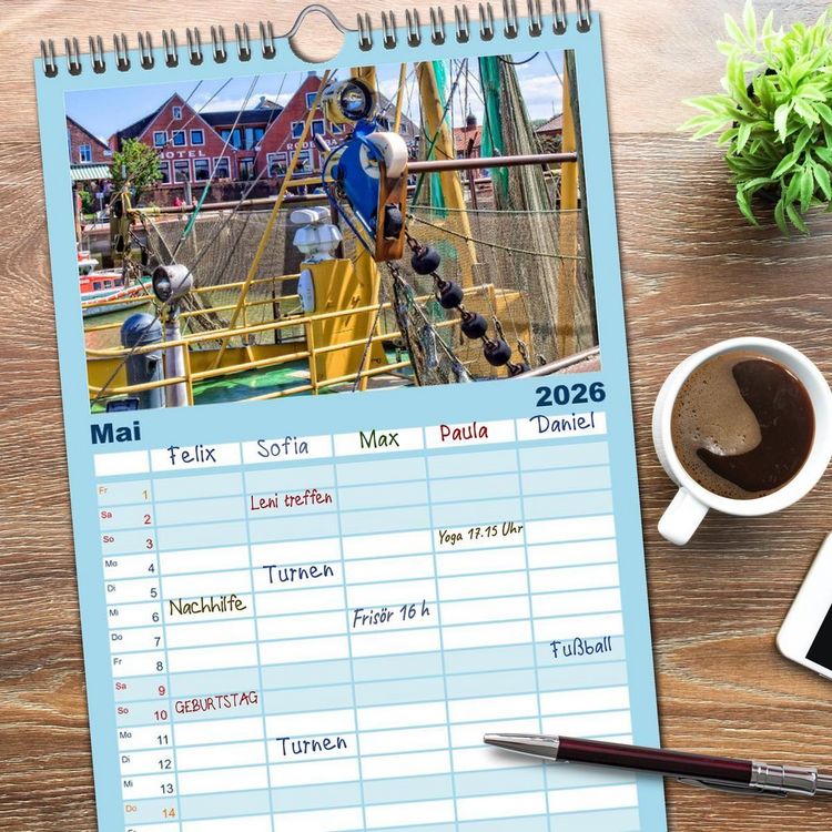 Produktbild: Familienplaner 2026 - Reise an die Nordsee - Neuharlingersiel mit 5 Spalten (Wandkalender, 21 x 45 cm) CALVENDO