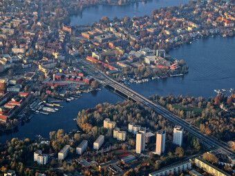 Produktbild: CALVENDO Puzzle Potsdam,der Humboldtring mit Humboldtbr&uuml;cke, neuer Feuerwehr und Theater | 1000 Teile Lege-Gr&ouml;&szlig;e 64x48cm Foto-Puzzle f&uuml;r gl&uuml;ckliche Stunden
