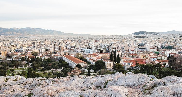 Produktbild: Find Momo across Europe