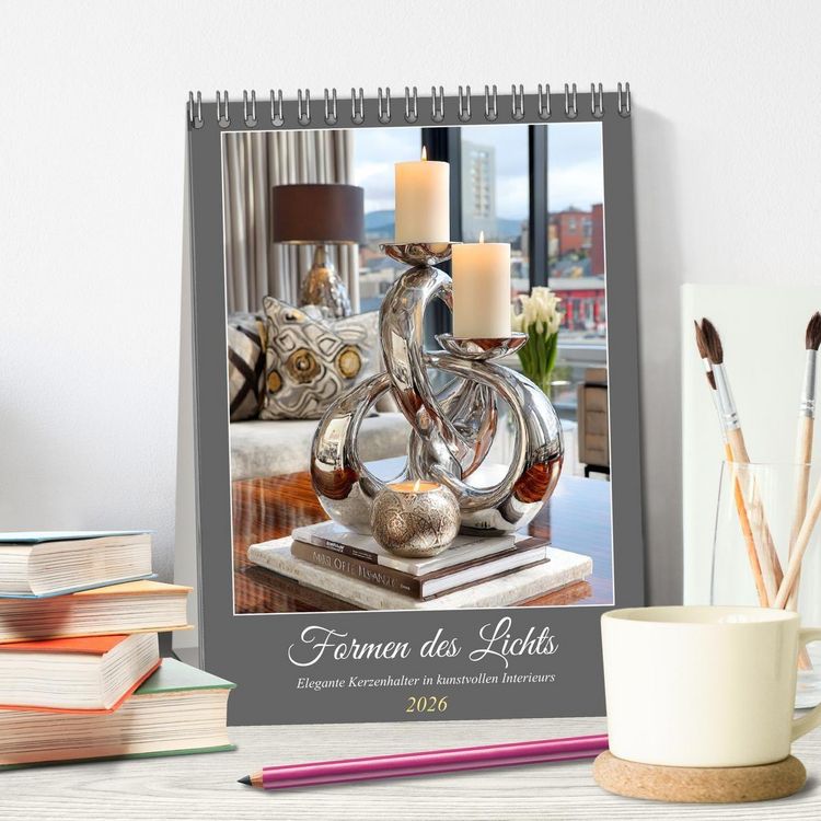 Produktbild: Formen des Lichts. Elegante Kerzenhalter in kunstvollen Interieurs (Tischkalender 2026 DIN A5 hoch), CALVENDO Monatskalender