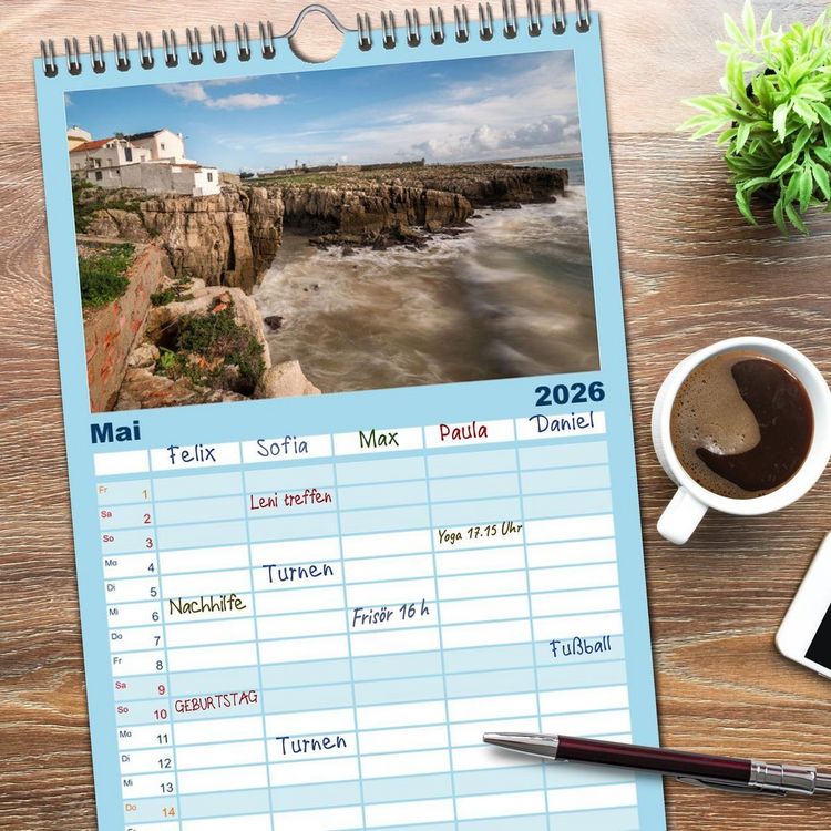 Produktbild: Familienplaner 2026 - Portugals Atlantikk&uuml;ste mit 5 Spalten (Wandkalender, 21 x 45 cm) CALVENDO