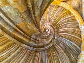 Produktbild: CALVENDO Puzzle Gro&szlig;er Wendelstein mit freitragender Treppe in Torgau. | 1000 Teile Lege-Gr&ouml;&szlig;e 64x48cm Foto-Puzzle f&uuml;r gl&uuml;ckliche Stunden