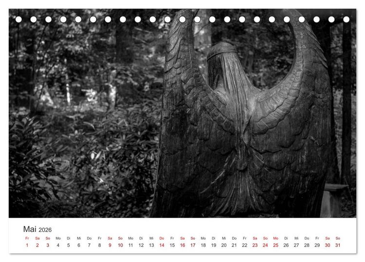 Produktbild: Wachgek&uuml;sst - Vom Zauber der Vergangenheit - S&uuml;dwestkirchhof Stahnsdorf (Tischkalender 2026 DIN A5 quer), CALVENDO Monatskalender
