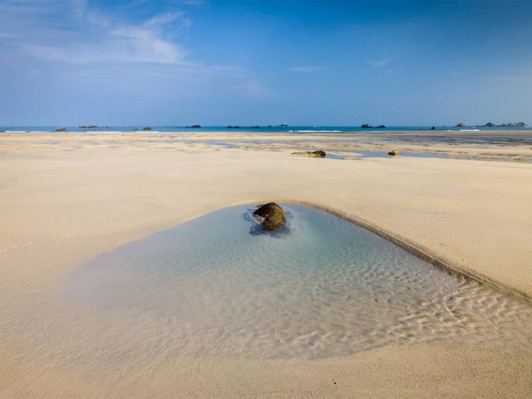 Produktbild: CALVENDO Puzzle Strand von Kerfissien in der Bretagne, Frankreich | 1000 Teile Lege-Gr&ouml;&szlig;e 64x48cm Foto-Puzzle f&uuml;r gl&uuml;ckliche Stunden