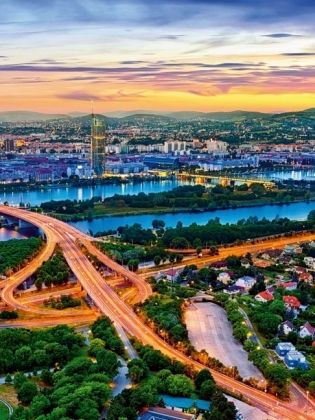 Produktbild: CALVENDO Puzzle Die Stadt Wien an der sch&ouml;nen blauen Donau | 1000 Teile Lege-Gr&ouml;&szlig;e 64x48cm Foto-Puzzle f&uuml;r gl&uuml;ckliche Stunden