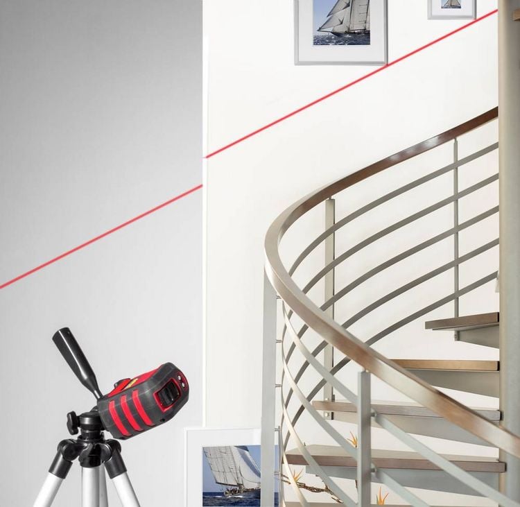 Produktbild: TOOLCRAFT CL8 Kreuzlinienlaser inkl. Stativ, selbstnivellierend Reichweite (max.): 8m