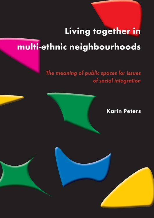 Produktbild: Living Together in Multi-Ethnic Neighbourhoods