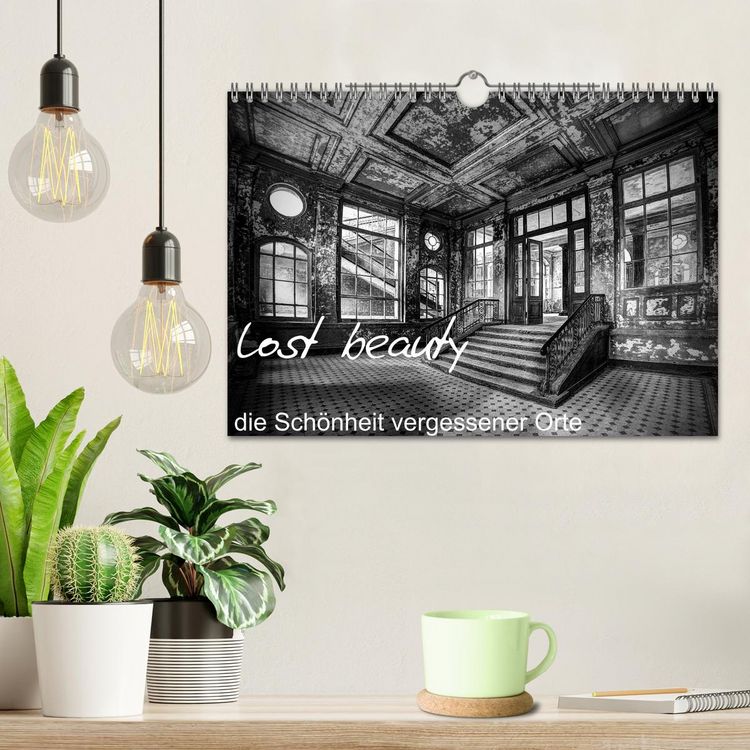 Produktbild: lost beauty (Wandkalender 2026 DIN A4 quer), CALVENDO Monatskalender