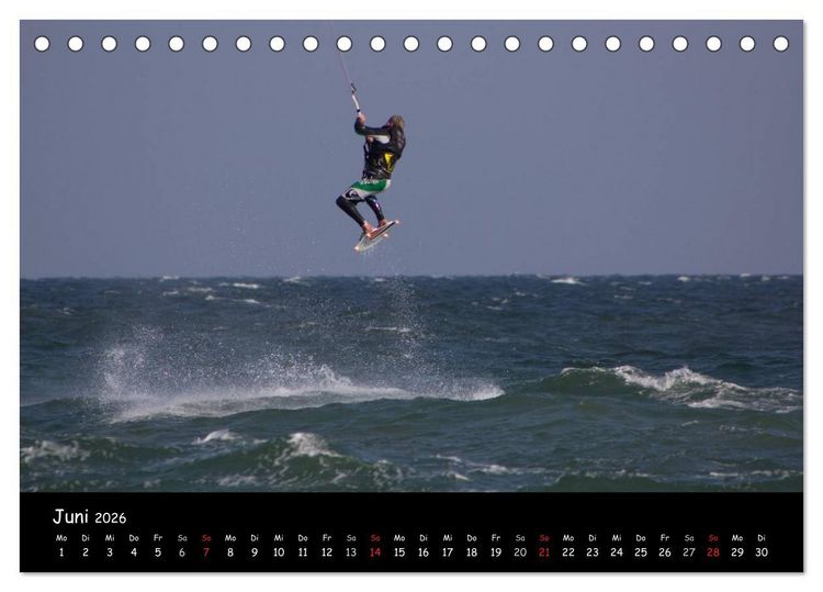 Produktbild: Kitesurfen &ndash; Faszination auf dem Wasser (Tischkalender 2026 DIN A5 quer), CALVENDO Monatskalender