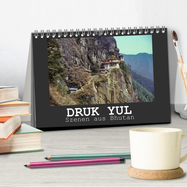 Produktbild: Druk Yul - Szenen aus Bhutan (Tischkalender 2026 DIN A5 quer), CALVENDO Monatskalender