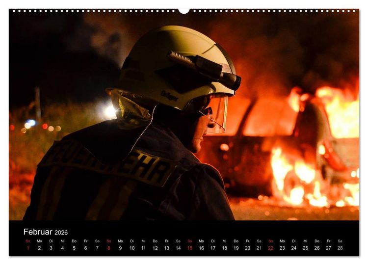 Produktbild: FEUERWEHR IM EINSATZ (Wandkalender 2026 DIN A2 quer), CALVENDO Monatskalender