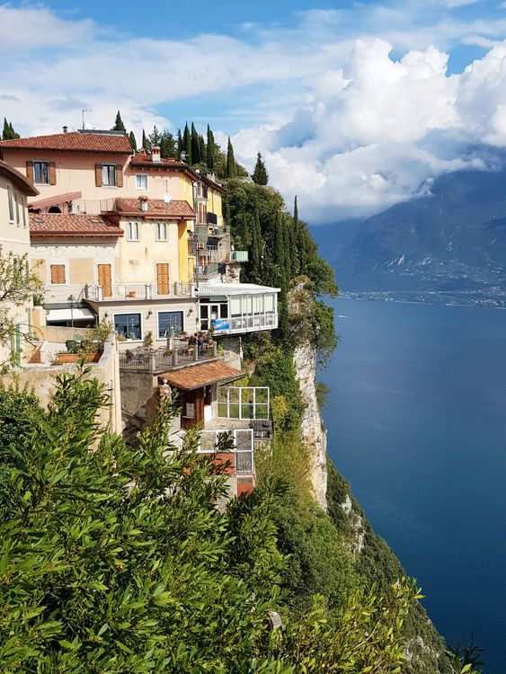 Produktbild: CALVENDO Puzzle Der zauberhafte Gardasee | 1000 Teile Lege-Gr&ouml;&szlig;e 64x48cm Foto-Puzzle f&uuml;r gl&uuml;ckliche Stunden