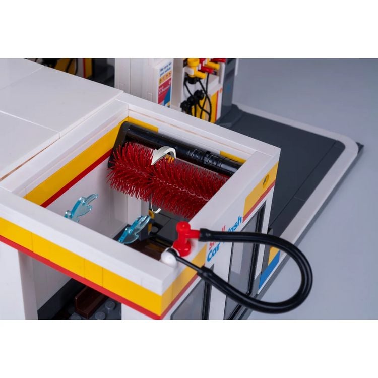 Produktbild: CaDA Shell Tankstelle mit Shop und Waschanlage Bricks