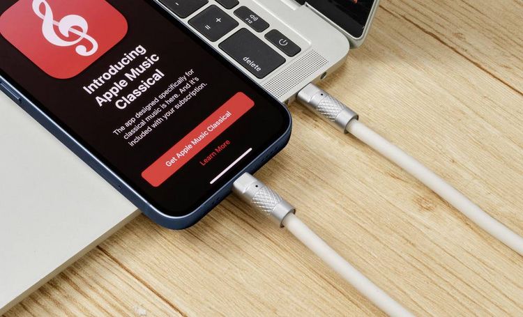 Produktbild: Renkforce USB-C&reg; Kabel USB 2.0 USB-C&reg; Stecker, USB-C&reg; Stecker 1.00m Wei&szlig; RF-6056876