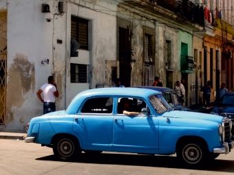 Produktbild: CALVENDO Puzzle Der Oldtimer Mercedes 180 in Havanna | 1000 Teile Lege-Gr&ouml;&szlig;e 64x48cm Foto-Puzzle f&uuml;r gl&uuml;ckliche Stunden