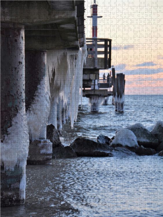 Produktbild: CALVENDO Puzzle Die Seebr&uuml;cke von Zingst mit Eisfahnen | 1000 Teile Lege-Gr&ouml;&szlig;e 64x48cm Foto-Puzzle f&uuml;r gl&uuml;ckliche Stunden