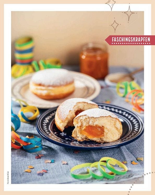 Produktbild: B&auml;uerinnen backen traditionelles Festgeb&auml;ck