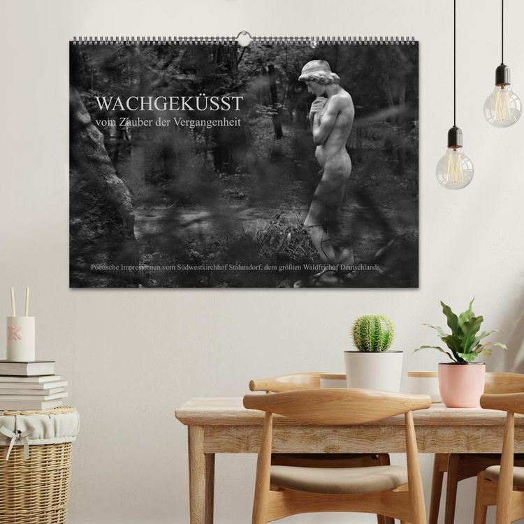 Produktbild: Wachgek&uuml;sst - Vom Zauber der Vergangenheit - S&uuml;dwestkirchhof Stahnsdorf (Wandkalender 2026 DIN A2 quer), CALVENDO Monatskalender