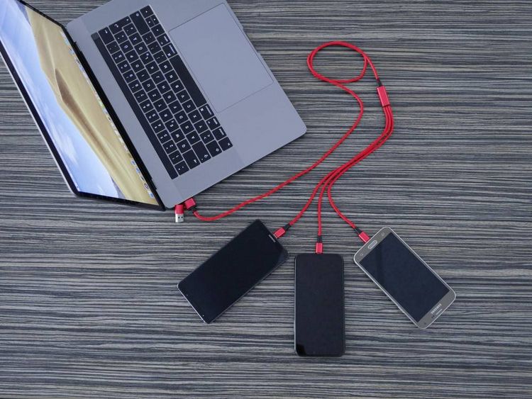 Produktbild: Smrter USB-Ladekabel USB 2.0 USB-A Stecker, USB-C&reg; Stecker, Apple Lightning Stecker, USB-Micro-B Stecker 1.20 m Rot SMRTER_HYDRA_ULT_RD