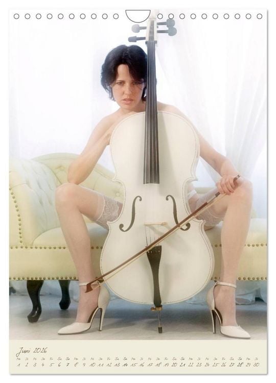 Produktbild: Wei&szlig;es Cello auf Reisen (Wandkalender 2026 DIN A4 hoch), CALVENDO Monatskalender