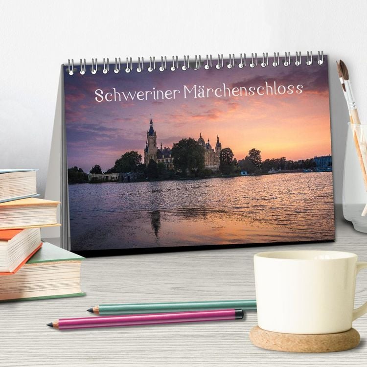 Produktbild: Schweriner M&auml;rchenschloss (Tischkalender 2026 DIN A5 quer), CALVENDO Monatskalender