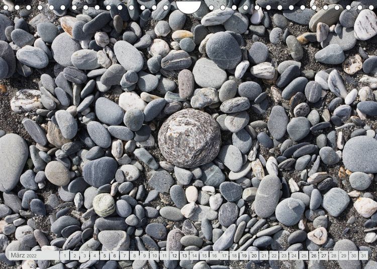 Produktbild: Am Strand - Fundst&uuml;cke und Kunstwerke (Wandkalender 2022 DIN A4 quer)