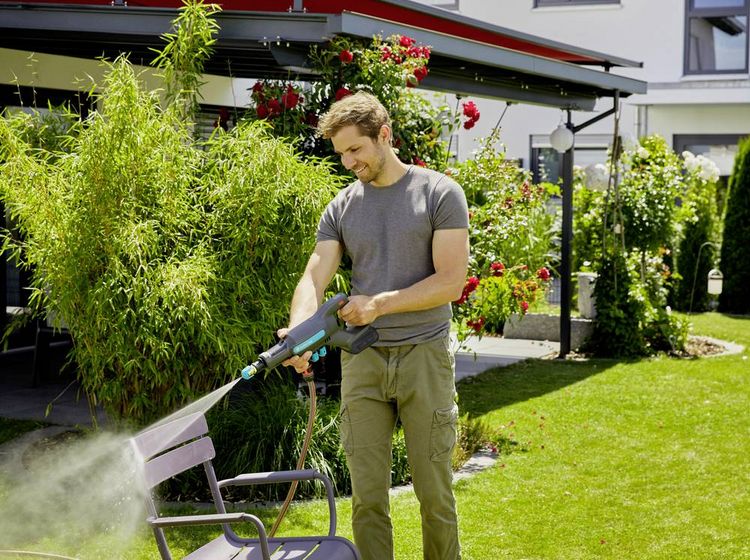 Produktbild: GARDENA AquaClean 24/18V solo Mitteldruckreiniger 24 bar