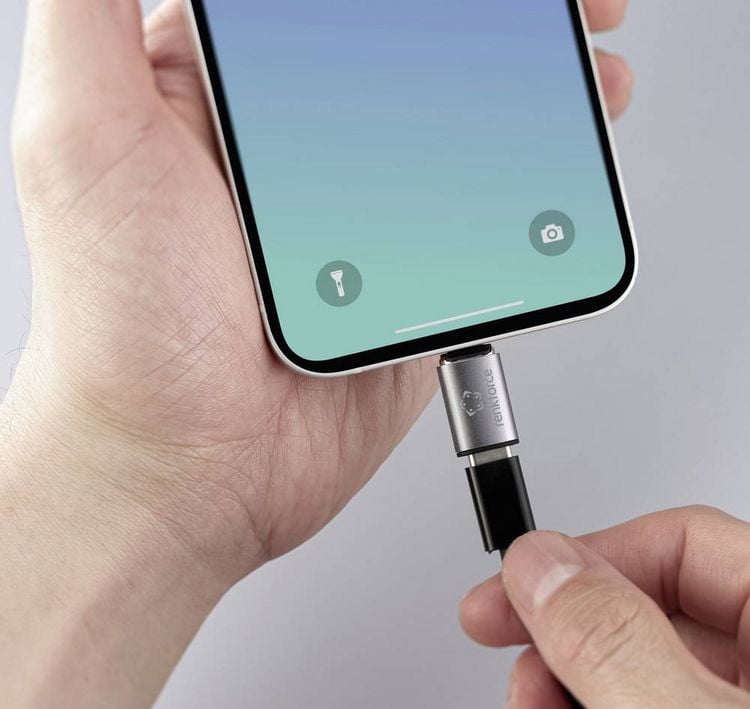Produktbild: Renkforce USB-C&reg;, iPad/iPhone/iPod Adapter [1x USB-C&reg; Buchse - 1x Apple Lightning-Stecker] magnetischer Stecker