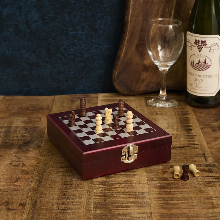 Produktbild: 4-teilige Weinkiste mit Schachbrett