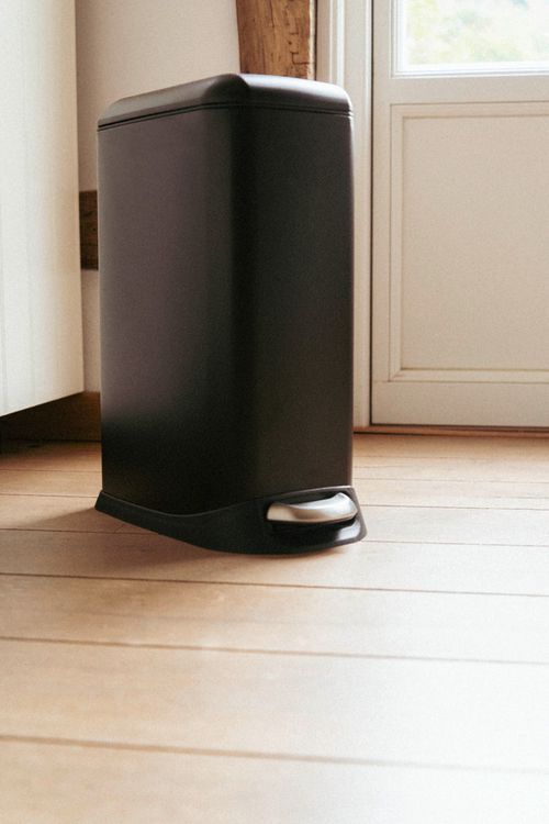Produktbild: Treteimer Mod. Design 20 L, Easy-Close, Schwarz, mit herausnehmbarem Einsatz
