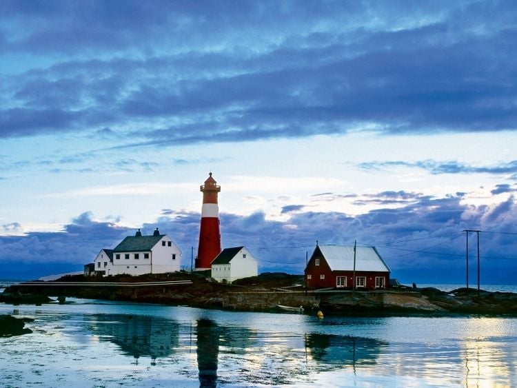 Produktbild: CALVENDO Puzzle Norwegen: Leuchtturm in einer hellen Sommernacht 1000 Teile Puzzle quer | 1000 Teile Lege-Gr&ouml;&szlig;e 64 &times; 48 cm Foto-Puzzle f&uuml;r gl&uuml;ckliche Stunden