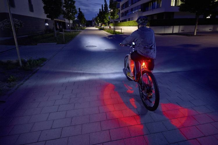 Produktbild: FISCHER FAHRRAD Fahrrad-R&uuml;cklicht TWIN LED Schwarz