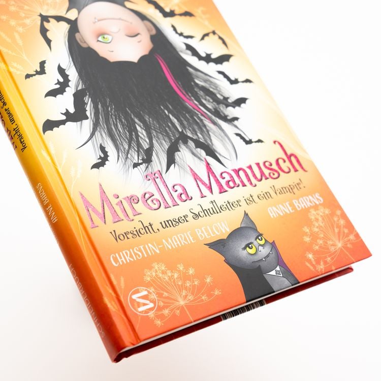 Produktbild: Mirella Manusch − Vorsicht, unser Schulleiter ist ein Vampir!