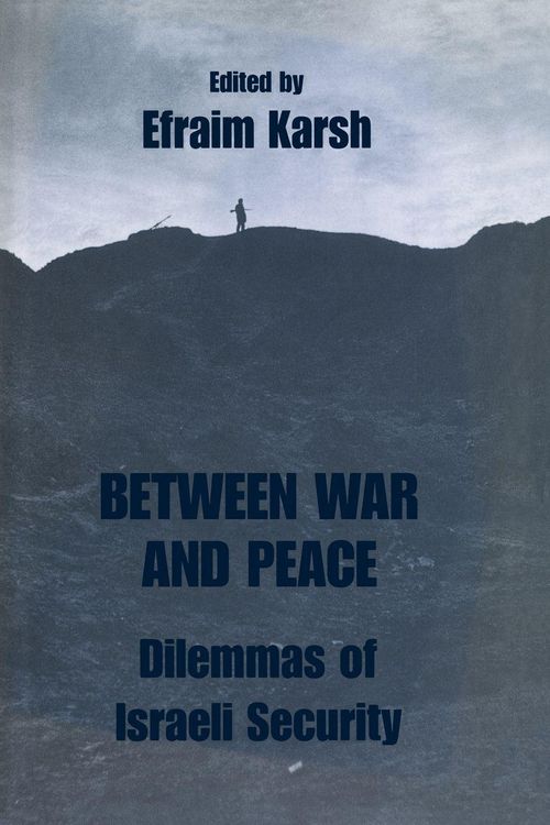 Produktbild: Between War and Peace