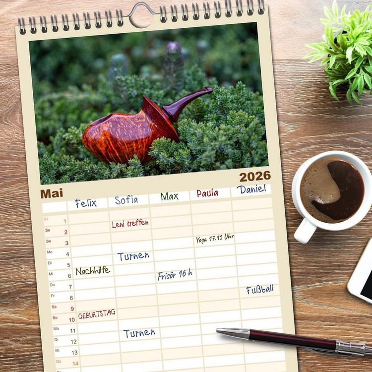 Produktbild: Familienplaner 2026 - Tabakpfeifenkunst mit 5 Spalten (Wandkalender, 21 x 45 cm) CALVENDO