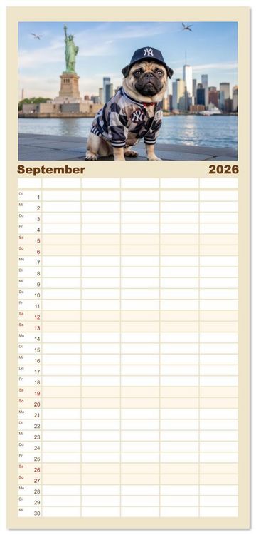 Produktbild: Familienplaner 2026 - Eine Mopsige Weltreise mit 5 Spalten (Wandkalender, 21 x 45 cm) CALVENDO