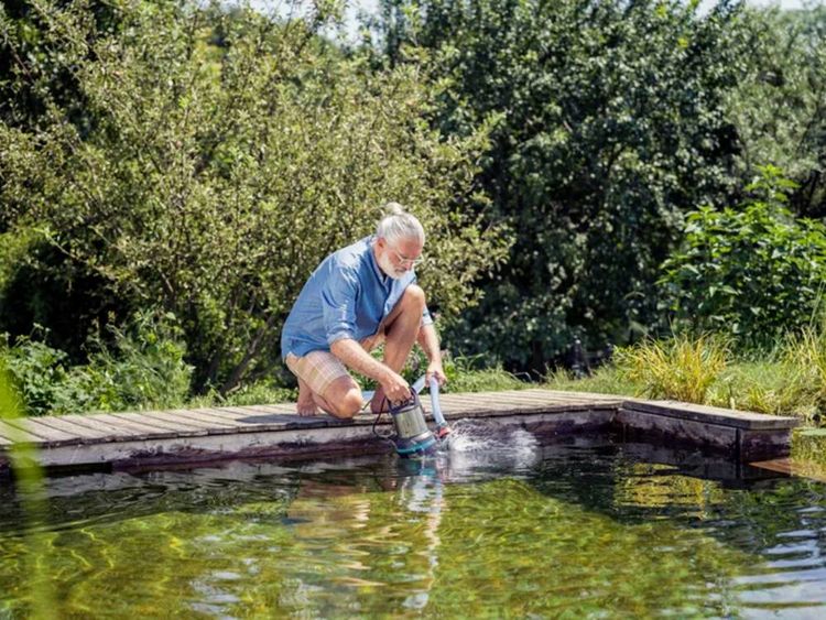 Produktbild: GARDENA 09044-20 20000 Aquasensor Schmutzwasser-Tauchpumpe 20.000 l/h 9 m