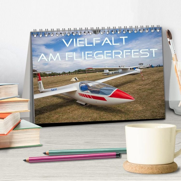 Produktbild: Vielfalt am Fliegerfest (Tischkalender 2026 DIN A5 quer), CALVENDO Monatskalender