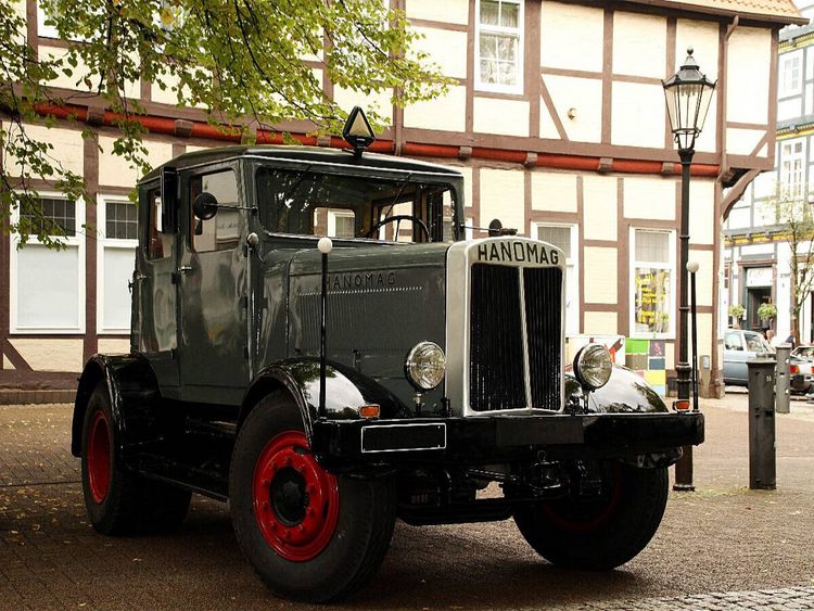 Produktbild: CALVENDO Puzzle Automobile vergangener Jahrzehnte | 1000 Teile Lege-Gr&ouml;&szlig;e 64x48cm Foto-Puzzle f&uuml;r gl&uuml;ckliche Stunden