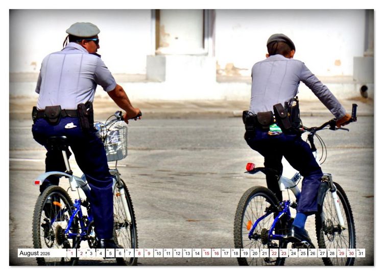 Produktbild: Auf Streife in Havanna - Kubas Policia Nacional Revolucionaria (Tischkalender 2026 DIN A5 quer), CALVENDO Monatskalender