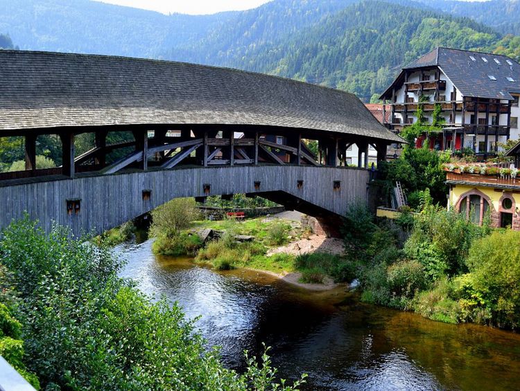 Produktbild: CALVENDO Puzzle Historische Holzbr&uuml;cke - Wahrzeichen von Forbach | 1000 Teile Lege-Gr&ouml;&szlig;e 64x48cm Foto-Puzzle f&uuml;r gl&uuml;ckliche Stunden