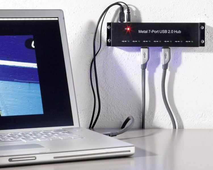Produktbild: Renkforce RF-4791678 USB-Hub 7 Port USB-A USB 2.0 480 MBit/s Metallgeh&auml;use, zur Wandmontage Schwarz RF-4791678