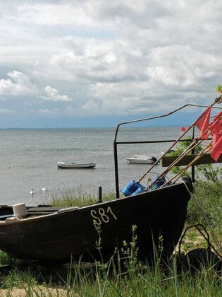 Produktbild: CALVENDO Puzzle Fischerboot am G&ouml;hrenner Strand | 1000 Teile Lege-Gr&ouml;&szlig;e 64x48cm Foto-Puzzle f&uuml;r gl&uuml;ckliche Stunden