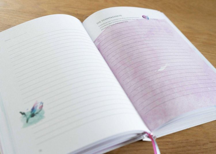 Produktbild: Es wird Zeit &ndash; Das Tagebuch zum Klagen, Lachen, Kl&uuml;gerwerden